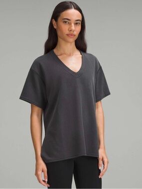 Lululemon Ribbed Softstreme Relaxed-Fit T-Shirt
Black Size 4